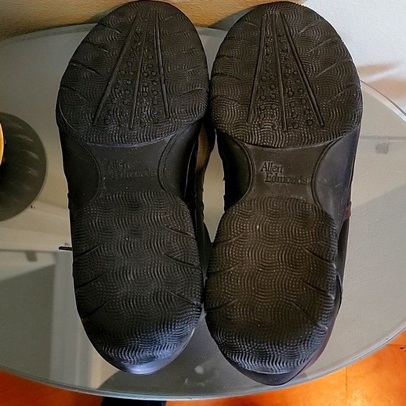 Allen Edmonds Traveler two-tone leather lace-up Oxford sneaker. - Picture 5 of 7